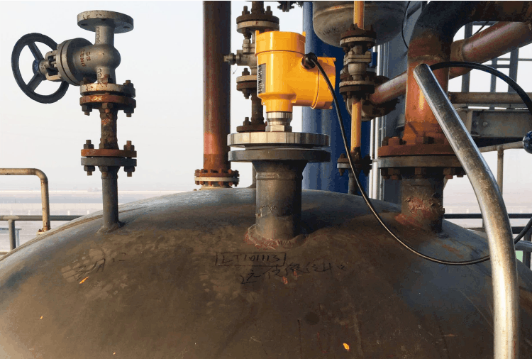 SIRD-902T Microwave Radar Liquid Level Sensor 3 Radar Liquid Level Sensor 902T measures 3 meters of mixed liquid of pentafluoropropane and carbon tetrachloride