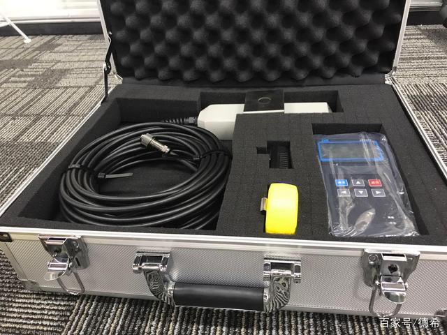 Portable Doppler Flow Meter 2 Portable Doppler Flow Meter to measure open channel flow 1