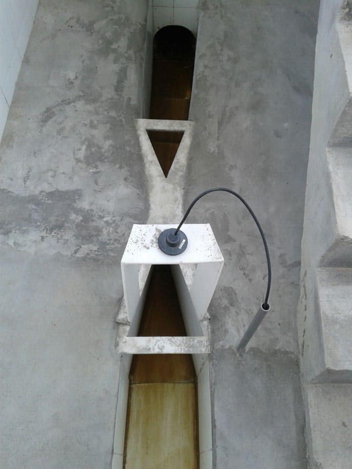 Ultrasonic Open Channel Flowmeter measures sewage2