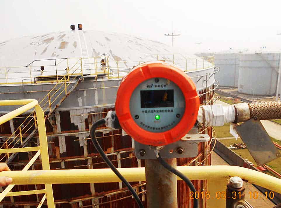 Level Transmitters 2 External Tank Level Indicator - Crude Oil