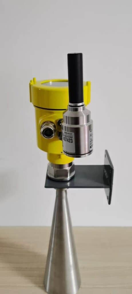 无线液位传感器 - LoRa 16 Radar wireless liquid level sensor