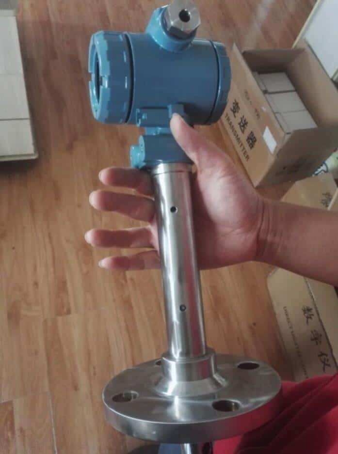 Working principle of high temperature and high pressure capacitive level sensors