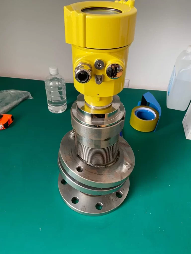 High temperature radar level meter 2